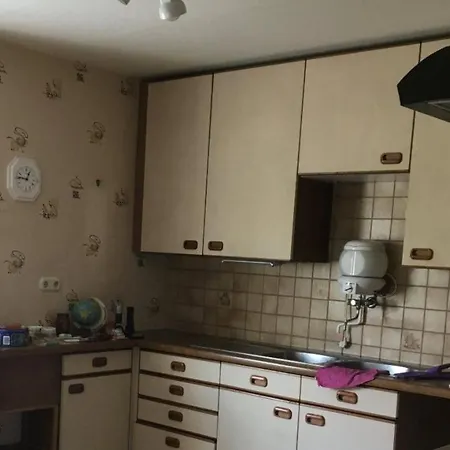 Fantastische 6 Geraumige Schlafzimmer Zu Vermieten اوبرستدورف
